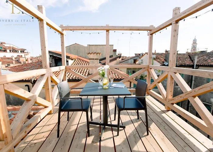 LOVERSINITALY Romantic Apartments - Altana&Jacuzzi